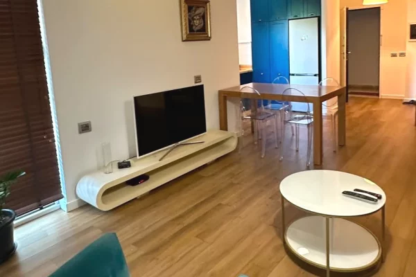 Shtepi me qera 2+1 ne Tirane - 900 Euro