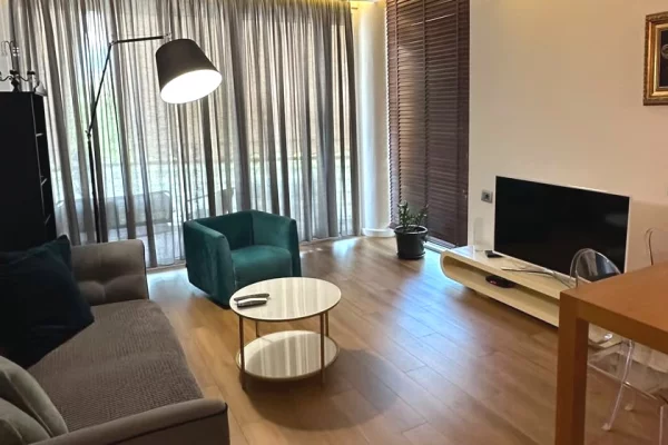 Shtepi me qera Apartament ne Tirane, 2+1, Mobilimi E mobiluar, Pagesa 900  Euro.