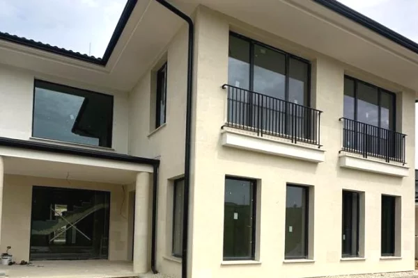 Shtepi ne shitje 5+1 ne Tirane - 100 Euro
