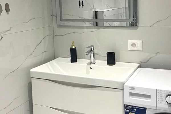 Shtepi ne shitje Apartament ne Tirane, 2+1, Mobilimi E mobiluar, Pagesa 250,000  Euro.