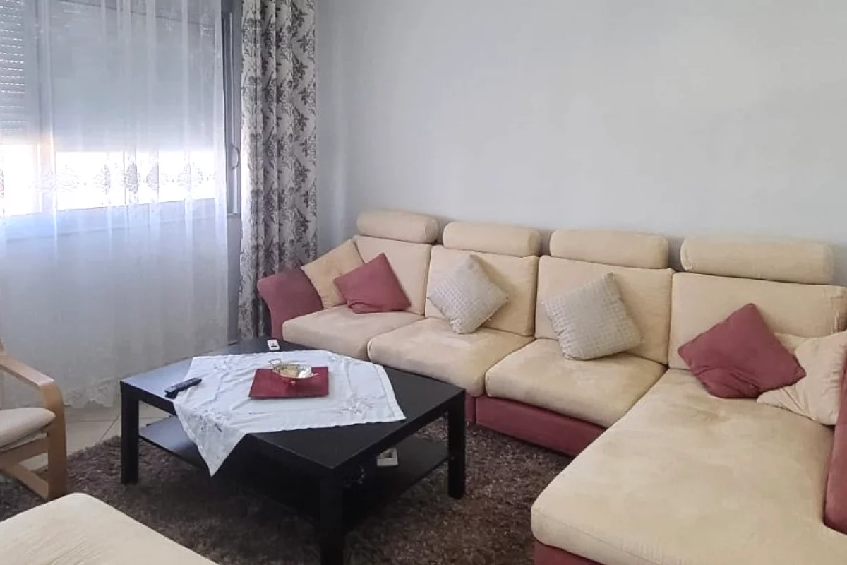 Shtepi ne shitje Apartament ne Tirane, 3+1, Mobilimi E mobiluar, Pagesa 27,500,000  Leke.