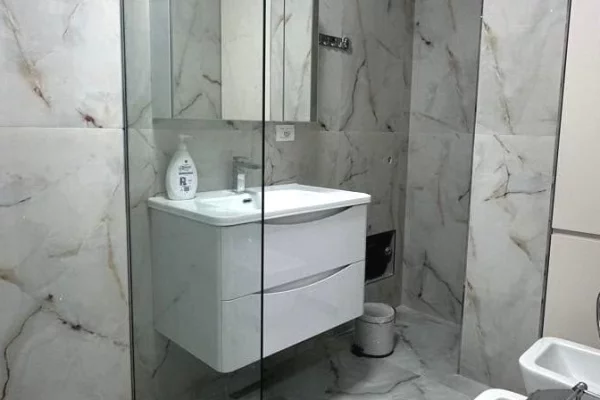 Shtepi me qera Apartament ne Tirane, 2+1, Mobilimi E mobiluar, Pagesa 1,000  Euro.
