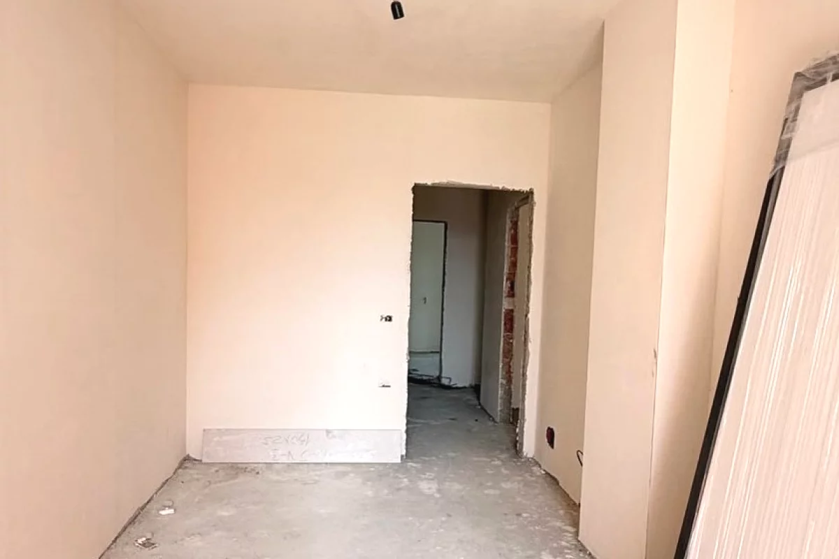 Shtepi ne shitje Apartament ne Tirane, 2+1, Mobilimi Bosh, pa mobiluar, Pagesa 241,500  Euro.