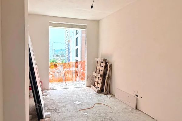 Shtepi ne shitje Apartament ne Tirane, 2+1, Mobilimi Bosh, pa mobiluar, Pagesa 241,500  Euro.