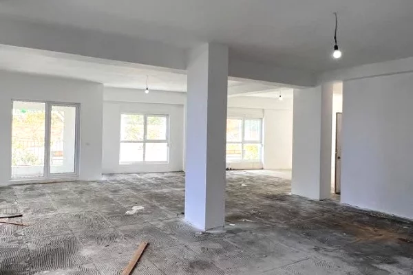 🏢 JEPET ME QIRA – AMBIENT BIZNESI 200 m2 | ALI DEM, TEK KADIU