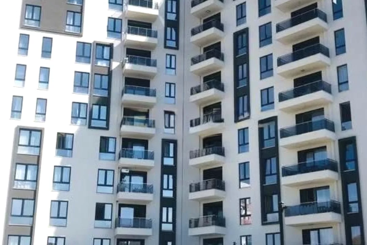 Shtepi ne shitje Apartament ne Tirane, 2+1, Mobilimi Bosh, pa mobiluar, Pagesa 195,000  Euro.