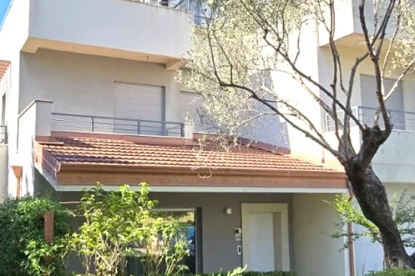 Shtepi ne shitje 4+1 ne Tirane - 900,000 Euro