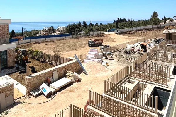 Shtepi ne shitje Vila Luksoze ne Himare, 3+1, Mobilimi Bosh, pa mobiluar, Pagesa 100  Euro.