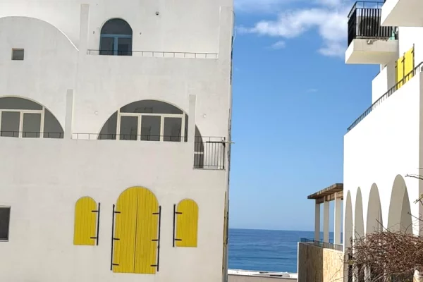 Shtepi ne shitje Apartament ne Himare, 2+1, Mobilimi Bosh, pa mobiluar, Pagesa 368,200  Euro.