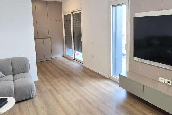 Shtepi me qera Apartament ne Tirane, 2+1, Mobilimi E mobiluar, Pagesa 1,000  Euro.