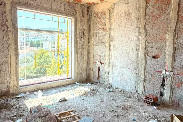 Shtepi ne shitje Vila Luksoze ne Tirane, 4+1, Mobilimi Bosh, pa mobiluar, Pagesa 600,000  Euro.