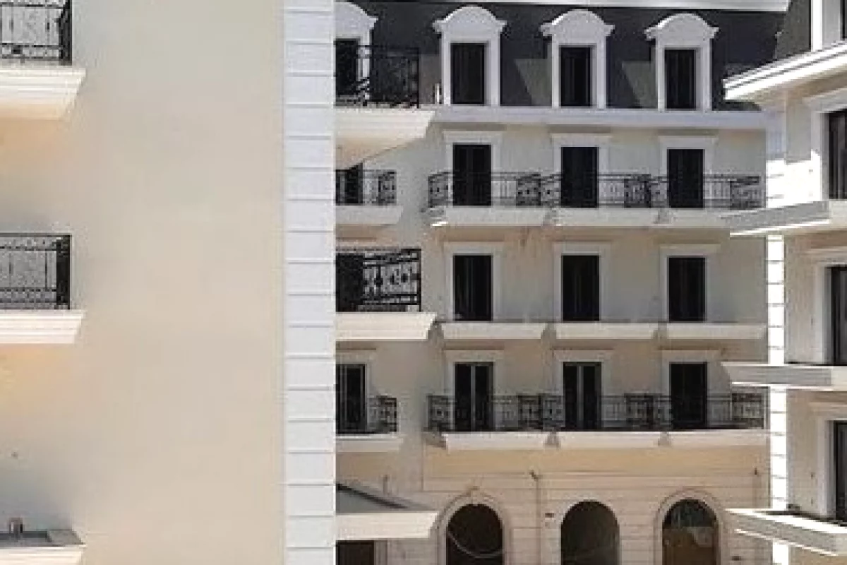 Shtepi ne shitje Apartament ne Tirane, 1+1, Mobilimi Bosh, pa mobiluar, Pagesa 92,400  Euro.