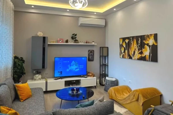 Shtepi ne shitje Apartament ne Durres, 2+1, Mobilimi E mobiluar, Pagesa 38,000,000  Leke.