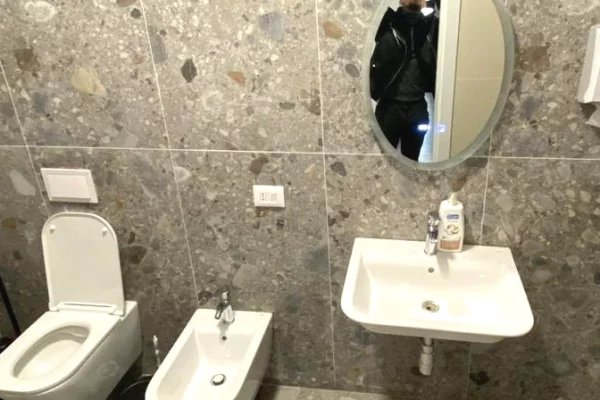 🏢✨ JEPET ZYRE ME QIRA – SQUARE 21 ✨