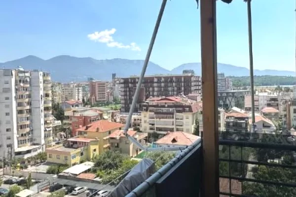 Shtepi me qera Apartament ne Tirane, 2+1, Mobilimi E mobiluar, Pagesa 80,000  Leke.