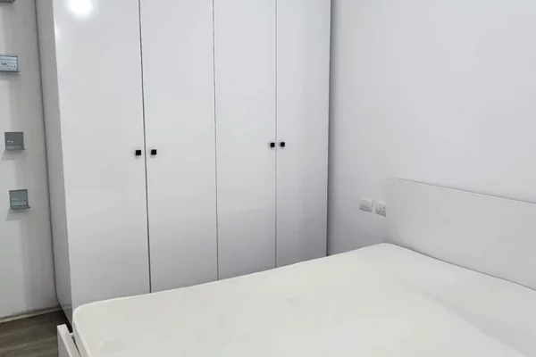 Shtepi ne shitje Apartament ne Tirane, Garsoniere, Mobilimi E mobiluar, Pagesa 79,000  Euro.