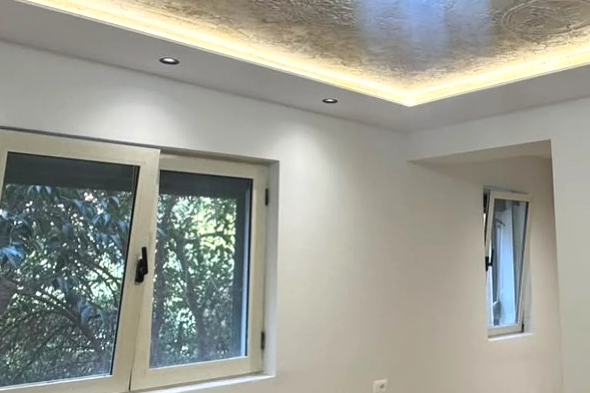Shtepi ne shitje Apartament ne Tirane, Garsoniere, Mobilimi Bosh, pa mobiluar, Pagesa 110,000  Euro.