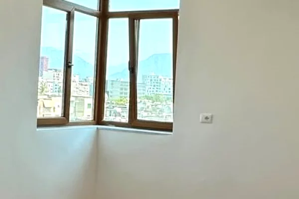Shtepi ne shitje Apartament ne Tirane, 1+1, Mobilimi Bosh, pa mobiluar, Pagesa 143,000  Euro.