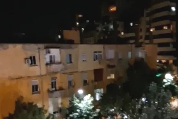 Shtepi me qera Apartament ne Tirane, 1+1, Mobilimi E mobiluar, Pagesa 700  Euro.