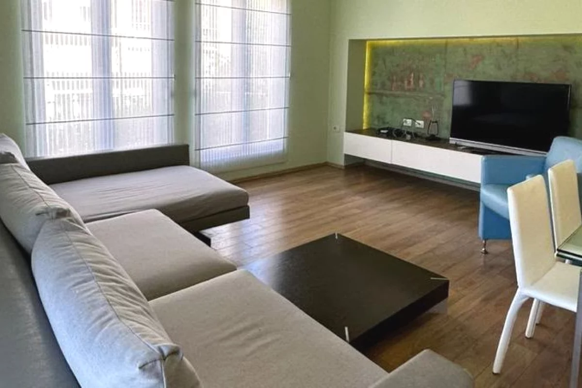Shtepi ne shitje Vila Luksoze ne Tirane, 4+1, Mobilimi E mobiluar, Pagesa 850,000  Euro.