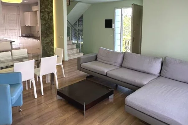 Shtepi ne shitje Vila Luksoze ne Tirane, 4+1, Mobilimi E mobiluar, Pagesa 850,000  Euro.