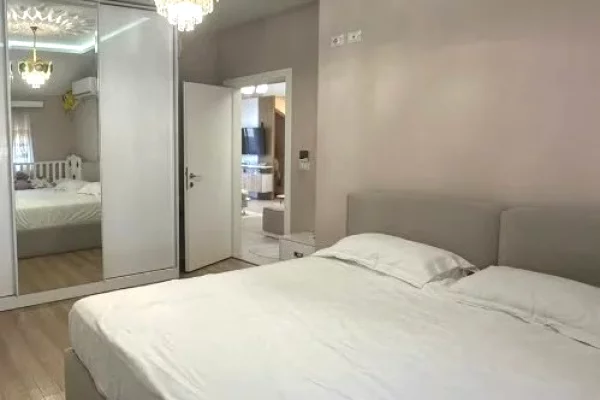 Shtepi me qera Apartament ne Tirane, 2+1, Mobilimi E mobiluar, Pagesa 750  Euro.