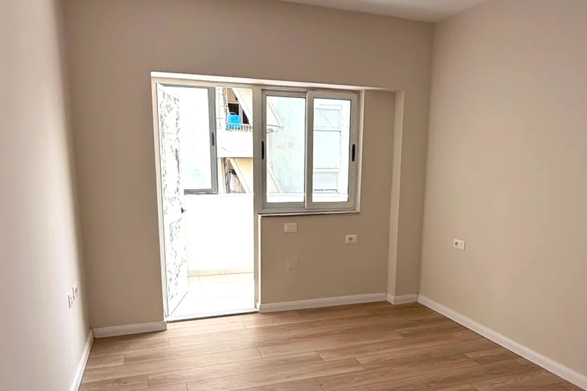Shtepi ne shitje Apartament ne Tirane, 1+1, Mobilimi E mobiluar, Pagesa 122,000,000  Leke.