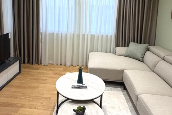 Shtepi ne shitje Apartament ne Tirane, 2+1, Mobilimi E mobiluar, Pagesa 225,000  Euro.