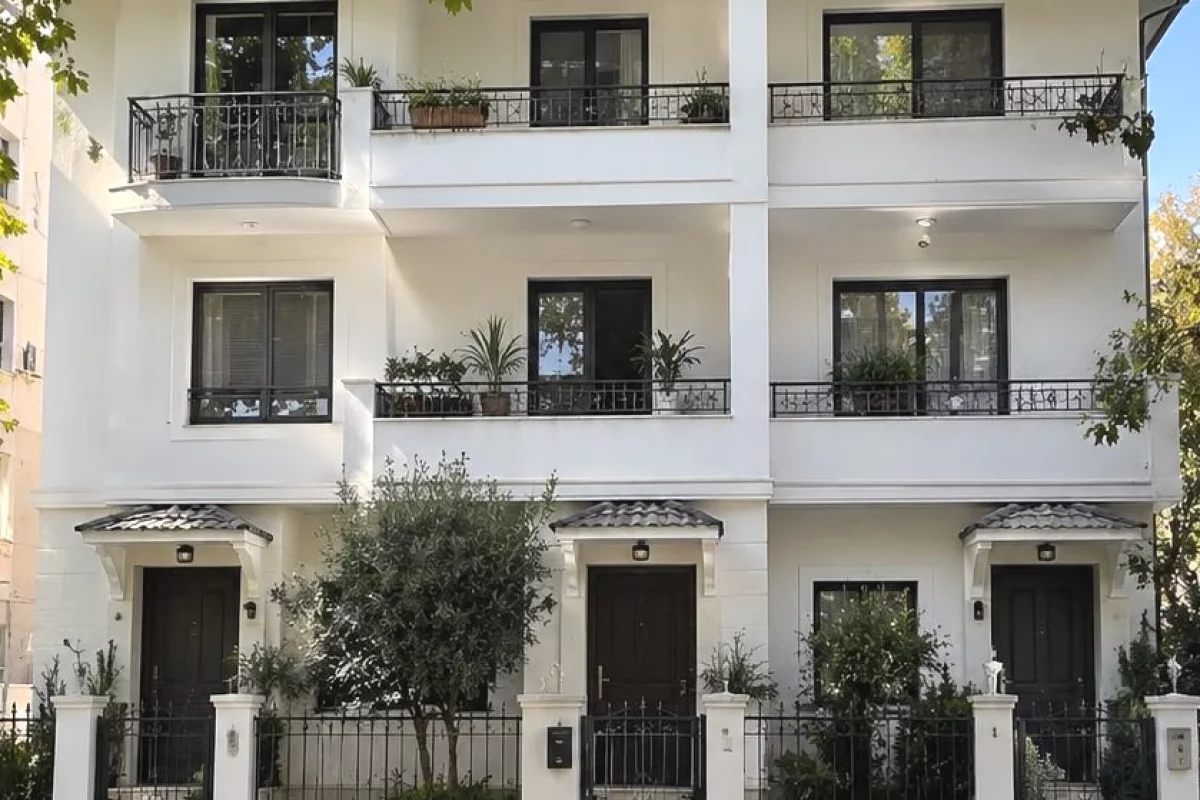 Shtepi ne shitje Shtepi Private ne Tirane, 4+1, Mobilimi Bosh, pa mobiluar, Pagesa 1,500,000  Euro.
