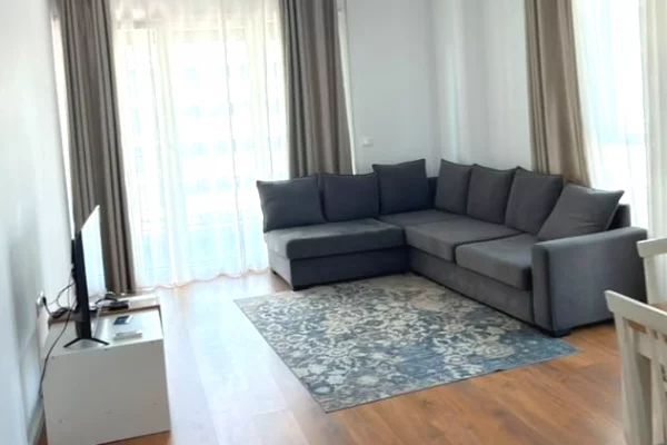 Shtepi me qera 2+1 ne Tirane - 80,000 Leke