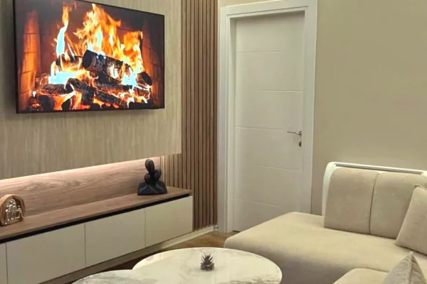 Shtepi me qera Apartament ne Tirane, 2+1, Mobilimi E mobiluar, Pagesa 80,000  Leke.