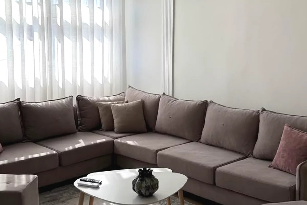 Shtepi ne shitje Apartament ne Tirane, 1+1, Mobilimi E mobiluar, Pagesa 13,500,000  Leke.