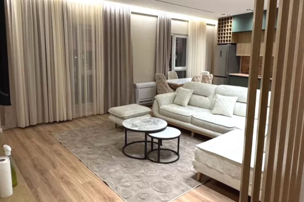 Shtepi me qera Apartament ne Tirane, 2+1, Mobilimi E mobiluar, Pagesa 75,000  Leke.