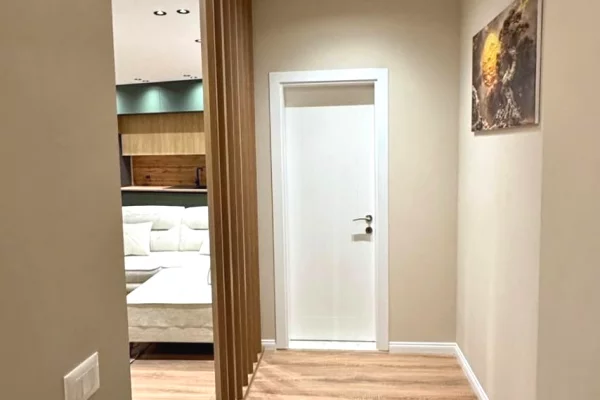 Shtepi me qera Apartament ne Tirane, 2+1, Mobilimi E mobiluar, Pagesa 75,000  Leke.