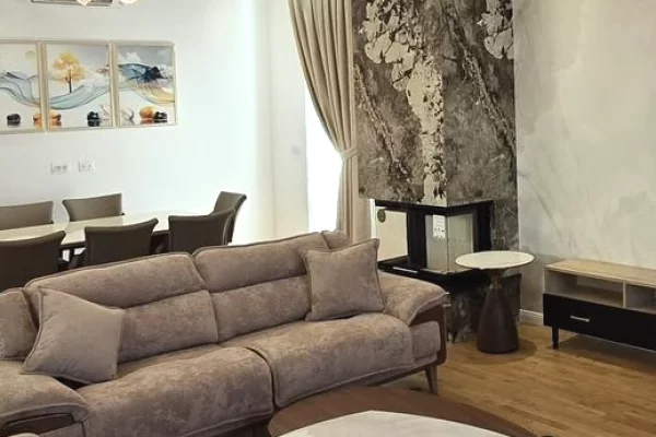 Shtepi me qera Vila Luksoze ne Tirane, 5+1, Mobilimi E mobiluar, Pagesa 3,500  Euro.