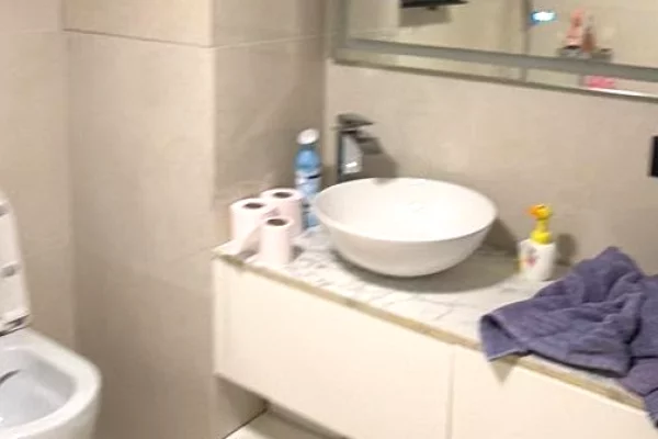 Shtepi ne shitje Apartament ne Tirane, 4+1, Mobilimi E mobiluar, Pagesa 570,000  Euro.