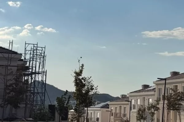 Shtepi ne shitje Vila Luksoze ne Tirane, 6+1, Mobilimi Bosh, pa mobiluar, Pagesa 130,000,000  Leke.