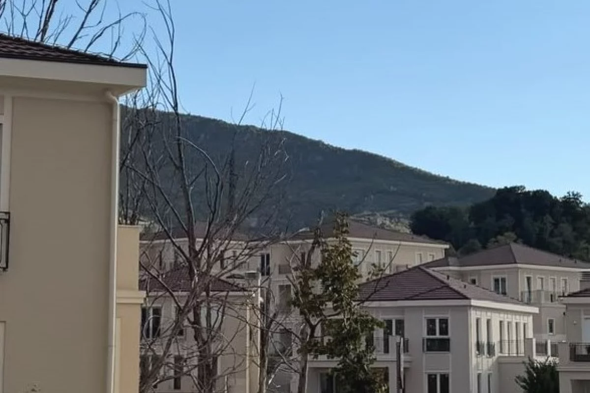 Shtepi ne shitje Vila Luksoze ne Tirane, 6+1, Mobilimi Bosh, pa mobiluar, Pagesa 130,000,000  Leke.