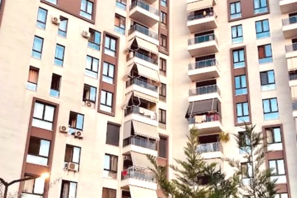 Shtepi ne shitje Apartament ne Tirane, 2+1, Mobilimi Bosh, pa mobiluar, Pagesa 195,000  Euro.