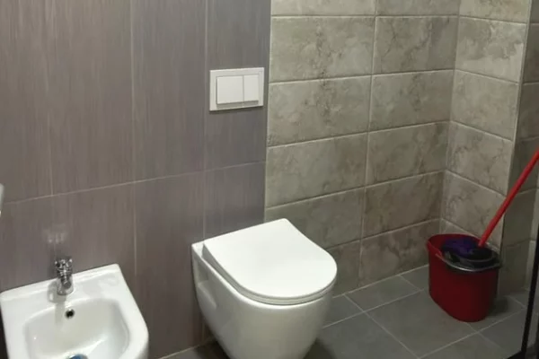 Shtepi me qera Apartament ne Tirane, 2+1, Mobilimi E mobiluar, Pagesa 80,000  Leke.