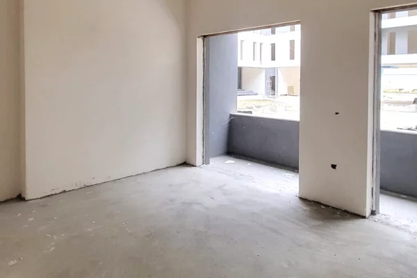 Shtepi ne shitje Apartament ne Tirane, 2+1, Mobilimi Bosh, pa mobiluar, Pagesa 123,400  Euro.