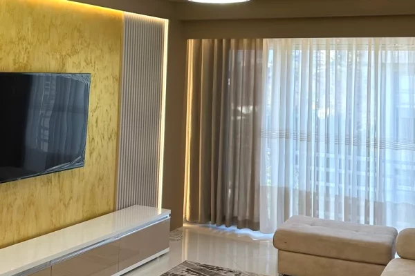 Shtepi me qera Duplex(shtepi me 2 kate) ne Tirane, 4+1, Mobilimi E mobiluar, Pagesa 1,300  Euro.