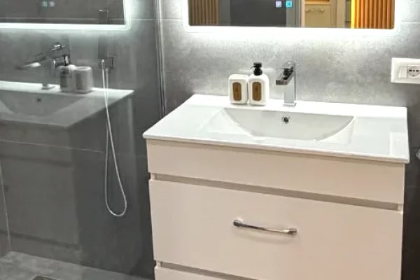 Shtepi me qera Apartament ne Tirane, 1+1, Mobilimi E mobiluar, Pagesa 600  Euro.