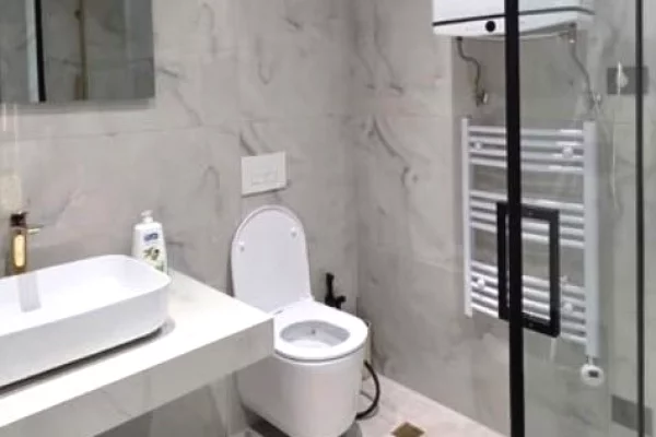 Shtepi me qera Apartament ne Tirane, 3+1, Mobilimi E mobiluar, Pagesa 1,500  Euro.