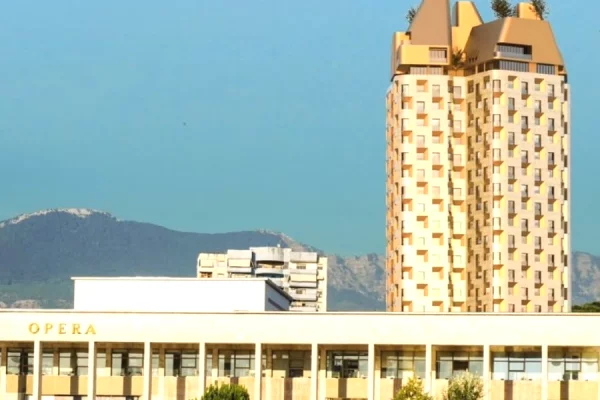 Shtepi ne shitje Apartament ne Tirane, 1+1, Mobilimi E mobiluar, Pagesa 255,000  Euro.