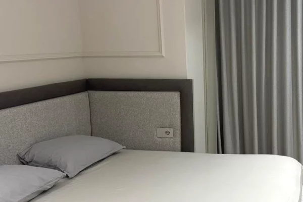 Shtepi me qera Apartament ne Tirane, 2+1, Mobilimi E mobiluar, Pagesa 85,000  Leke.