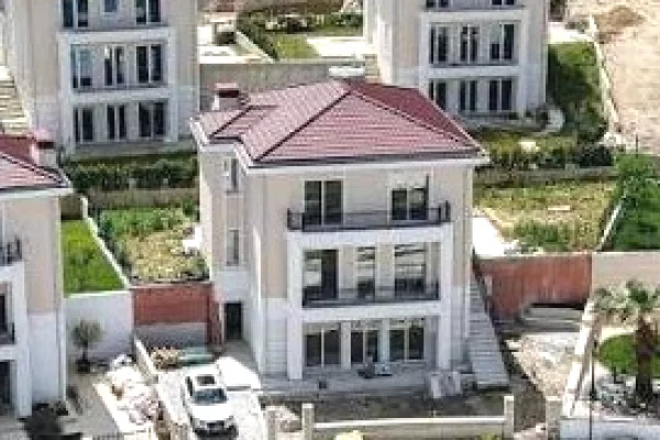 Shtepi ne shitje 6+1 ne Tirane - 130,000,000 Leke