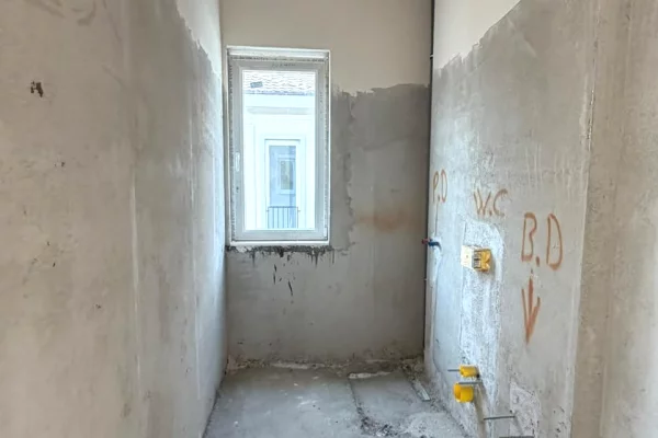 Shtepi ne shitje Vila Luksoze ne Tirane, 4+1, Mobilimi Bosh, pa mobiluar, Pagesa 1,300,000  Euro.