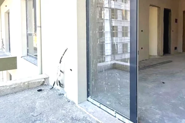 Shtepi ne shitje Apartament ne Tirane, 2+1, Mobilimi Bosh, pa mobiluar, Pagesa 195,400  Euro.