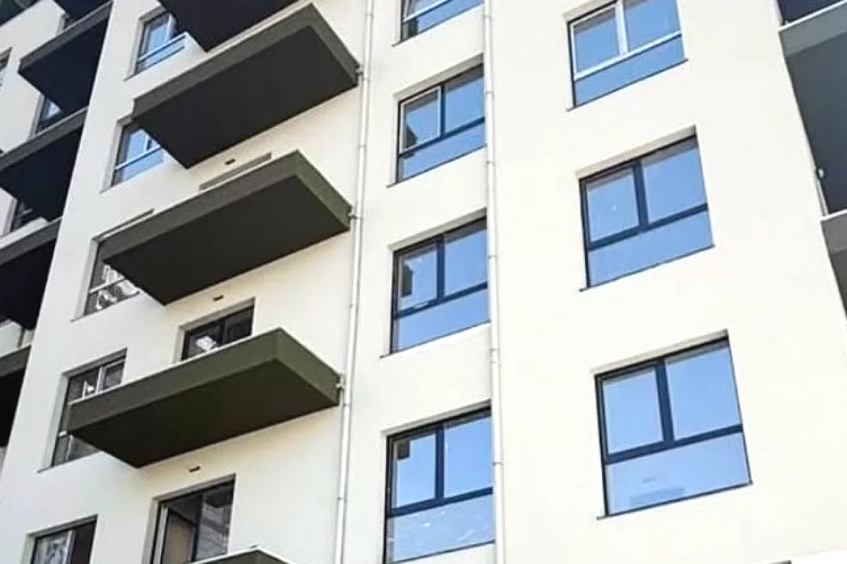 Shtepi ne shitje Apartament ne Tirane, 1+1, Mobilimi Bosh, pa mobiluar, Pagesa 140,000  Euro.